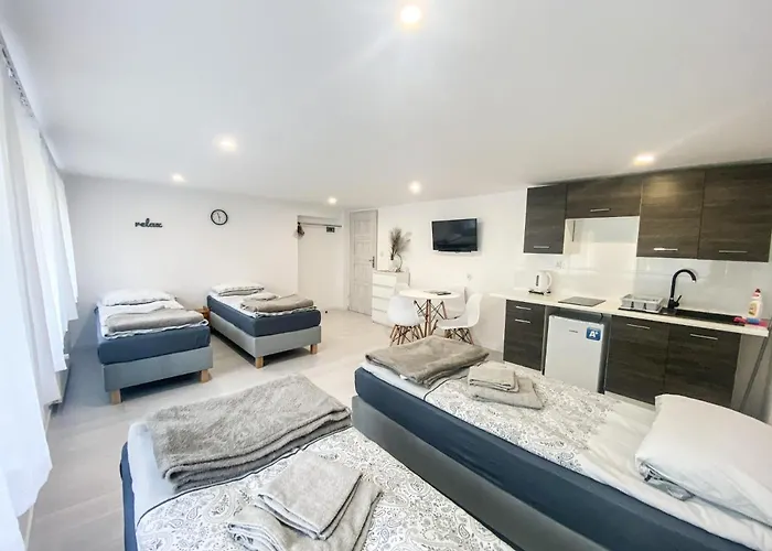 Goscinne Izeria * Kamien (Lwowek Slaski, Lower Silesian)